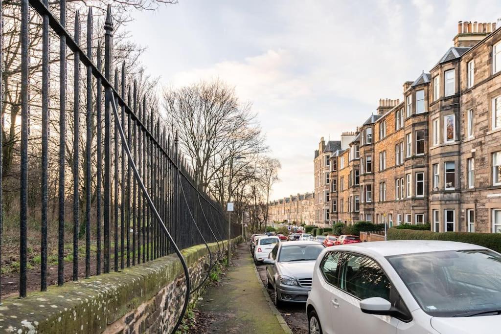 Holyrood Park: Lush & Arty 2 Double Bed Flat Apartment Edinburgh Exterior photo