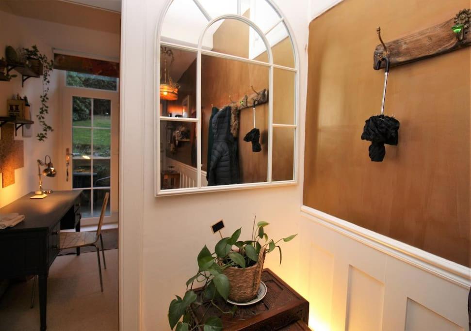 Holyrood Park: Lush & Arty 2 Double Bed Flat Apartment Edinburgh Exterior photo