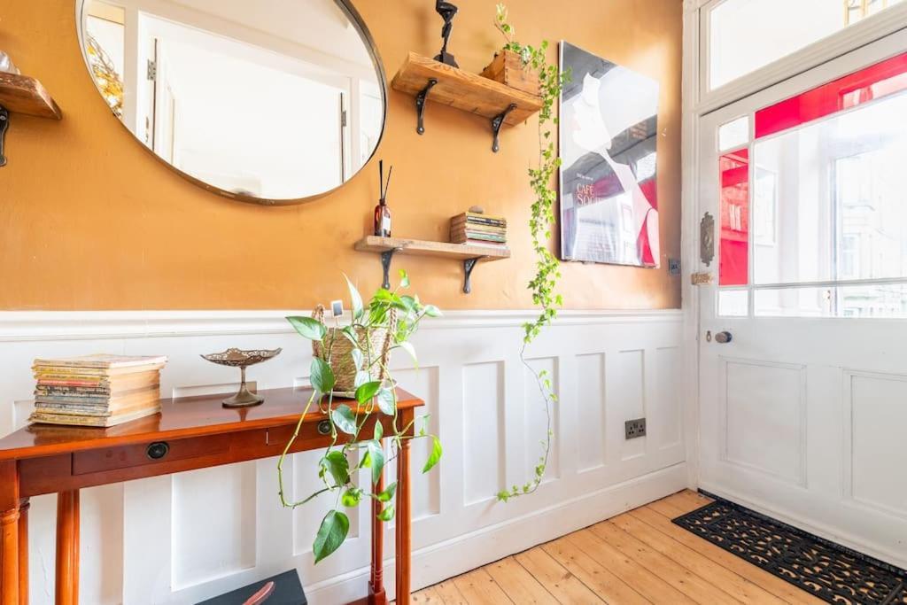 Holyrood Park: Lush & Arty 2 Double Bed Flat Apartment Edinburgh Exterior photo